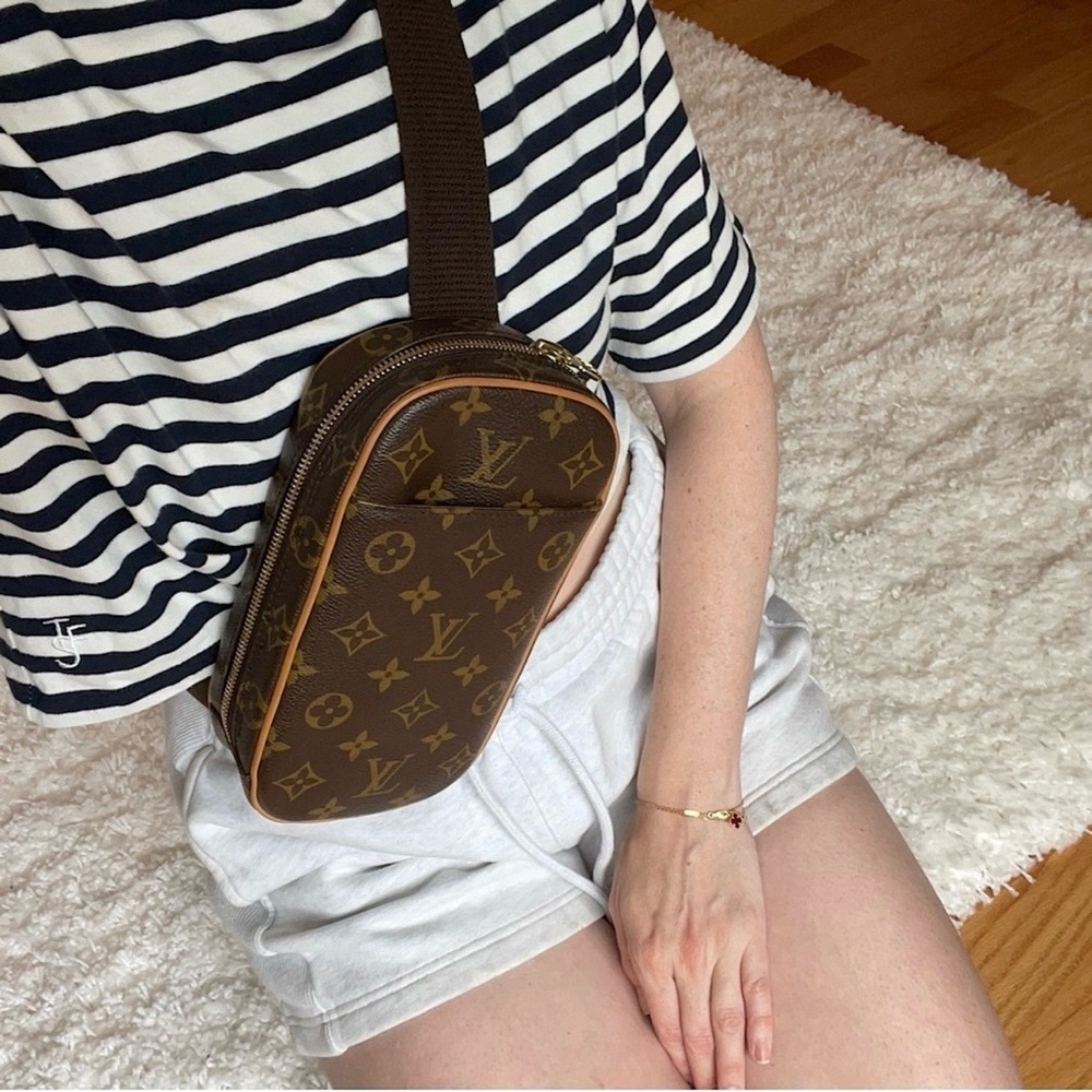 💕LOUIS VUITTON💕 Authentic Vintage Monogram Pochette Gange Bum Sling Bag Dust Bag - Picture 3 of 12